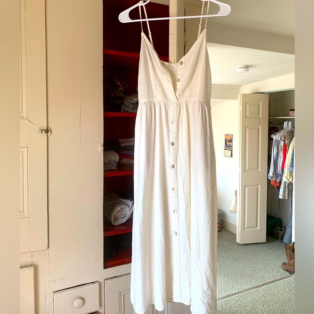 Universal Threads white midi dress